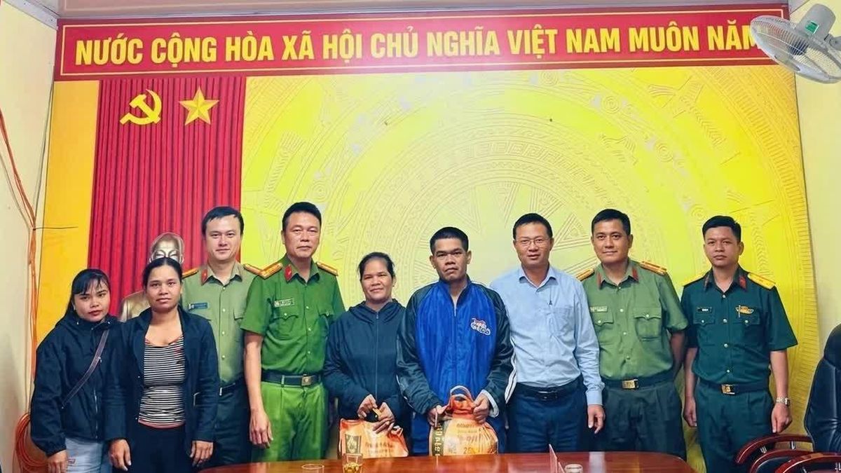 Tiếp nhận, bàn giao công dân hồi hương trở về từ Thái Lan - Báo Công An Nhân Dân