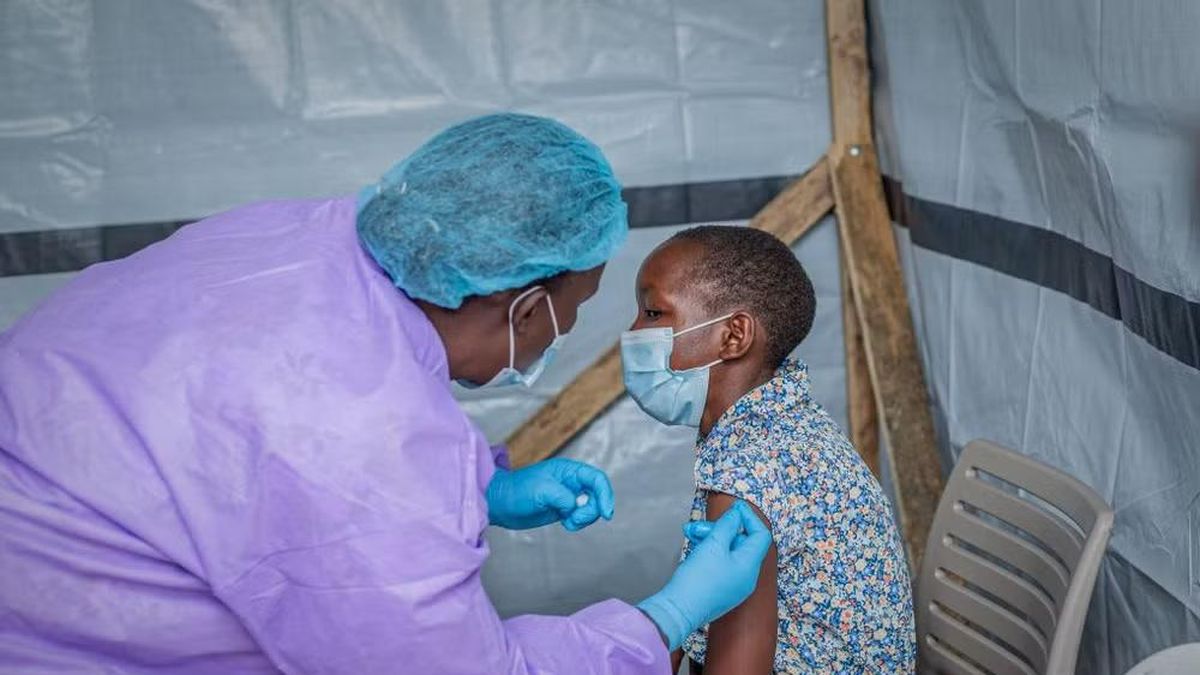 CHDC Congo bắt đầu thử nghiệm vaccine Ebola chủng Bundibugyo - Báo Nhân Dân