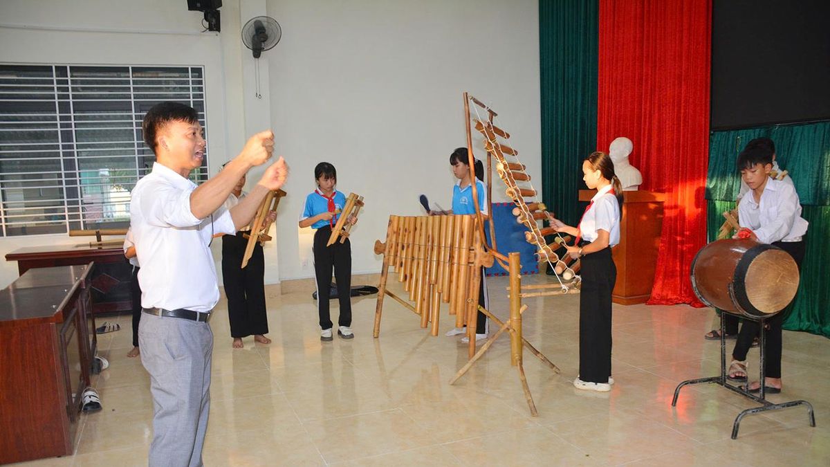 Câu lạc bộ âm nhạc tuổi học trò nơi biên giới - Báo Quân Đội Nhân Dân