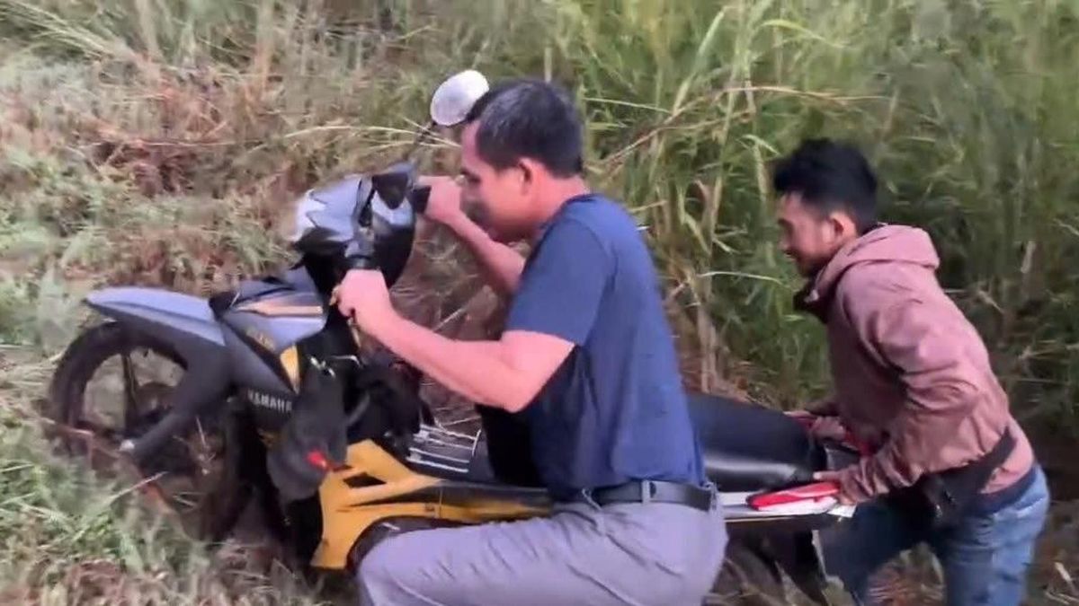 Thiếu tá quân đội kể chuyện giúp đỡ đôi vợ chồng gặp tai nạn trên đường - Báo VietnamNet