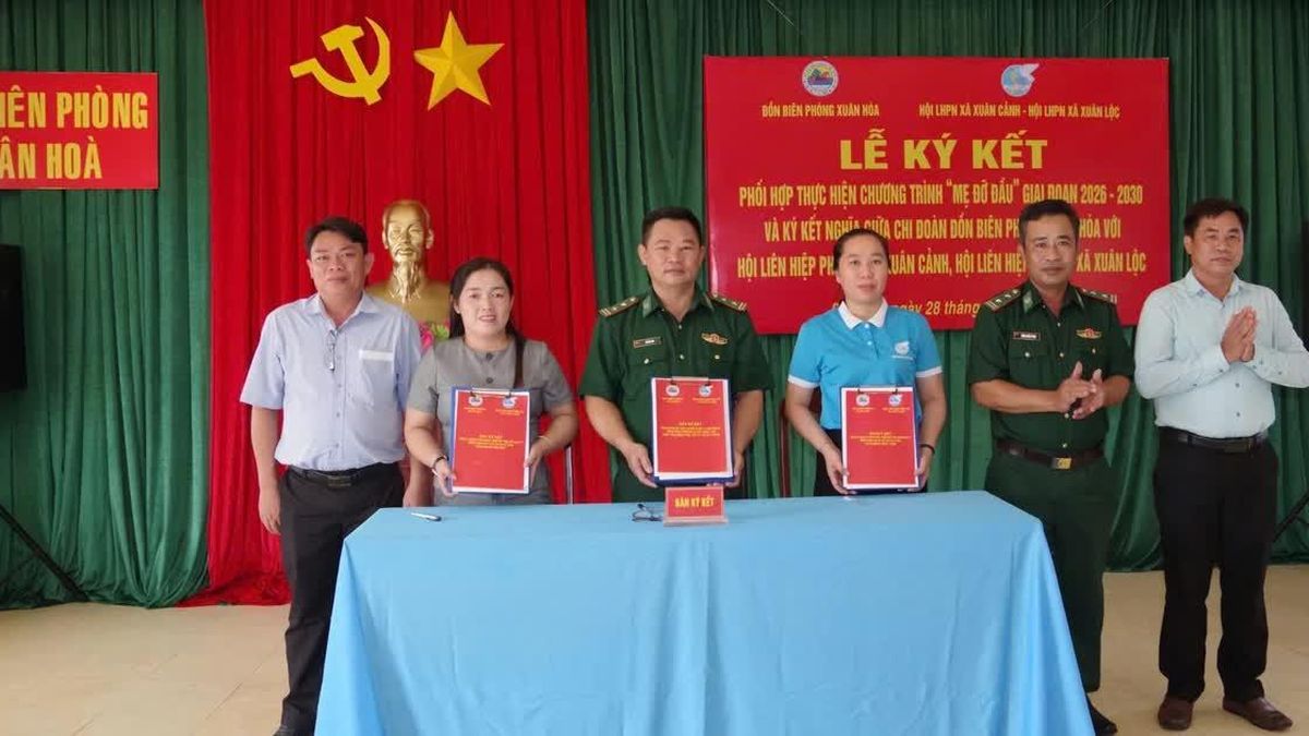 Bộ đội Biên phòng và Hội Liên hiệp Phụ nữ ở Đắk Lắk đỡ đầu 2 học sinh khó khăn - Báo Nhân Dân