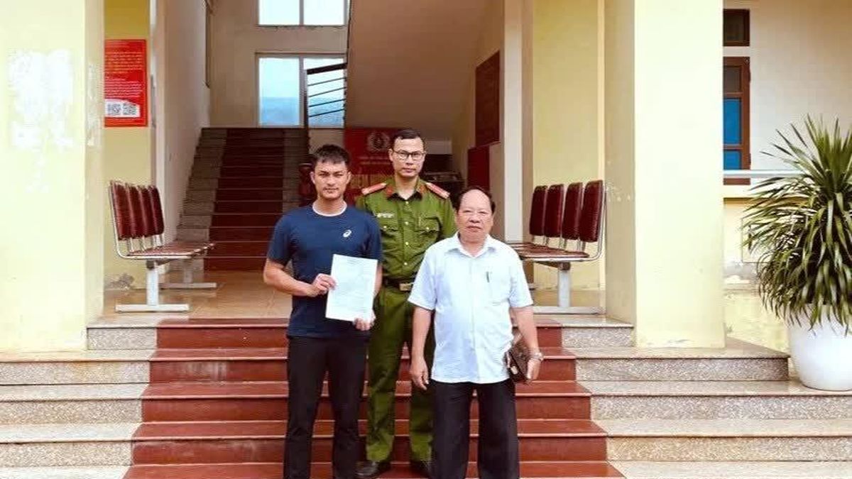 Báo cho công an vì tài khoản bất ngờ nhận 1 tỷ đồng - Báo Tiền Phong