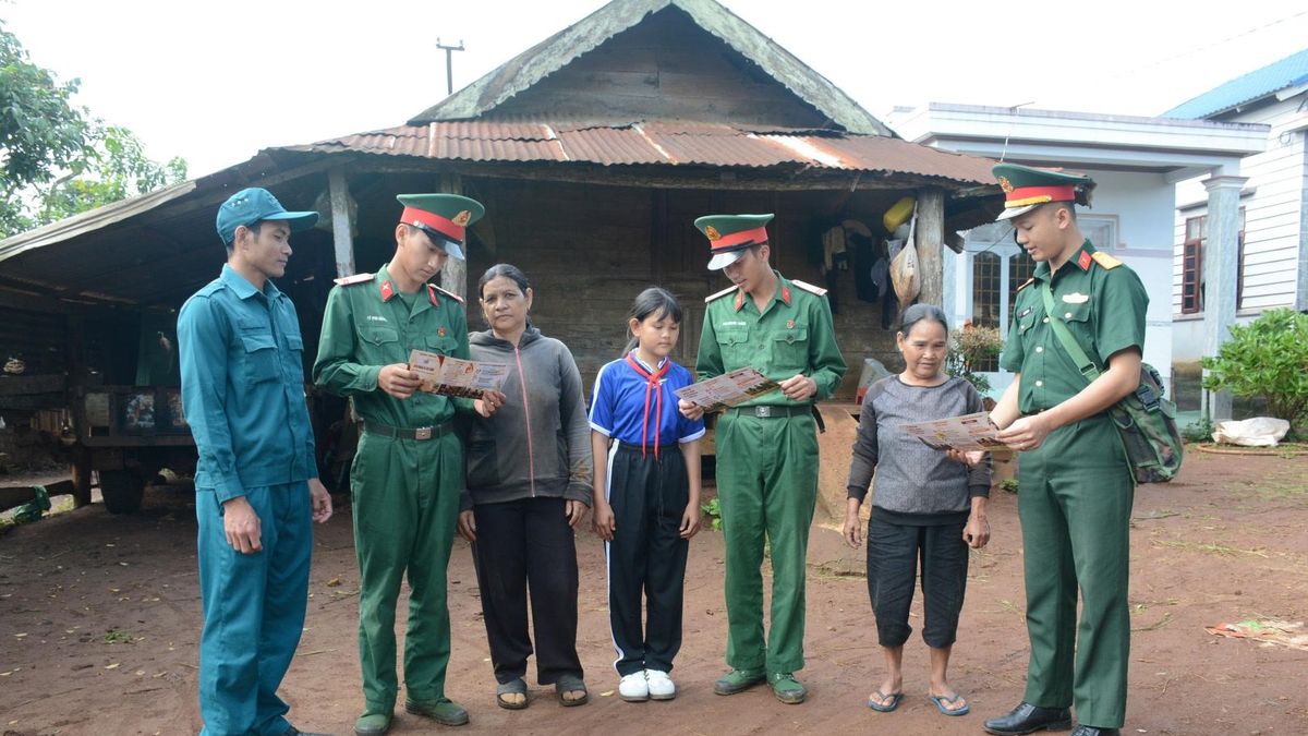 Bộ đội về làng - Báo Quân Đội Nhân Dân