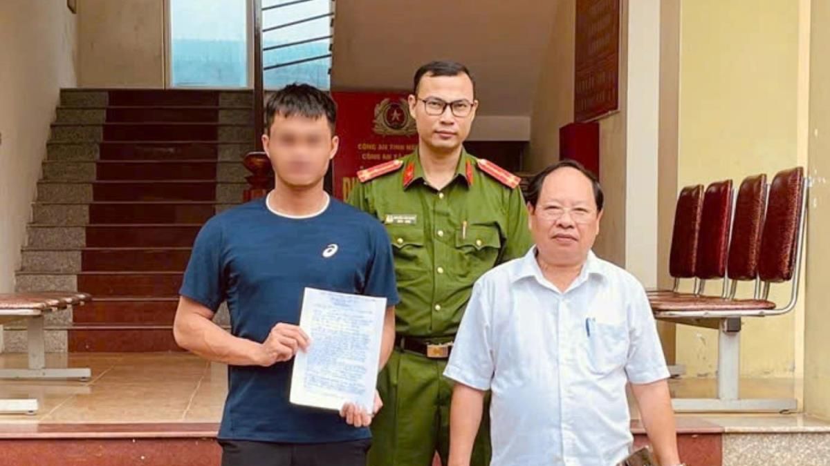 Hoàn trả tiền tỷ 'đi lạc' - Chuyên trang Công an Đà Nẵng - Báo Công an Nhân dân
