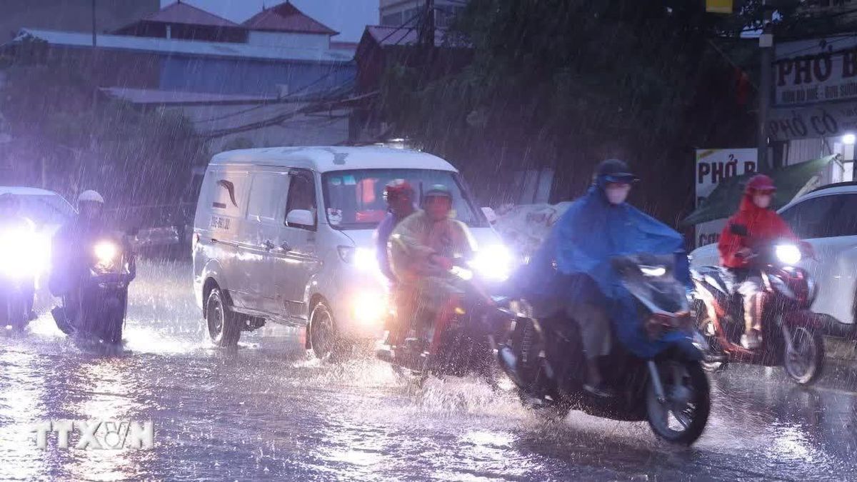 Trung Bộ cục bộ mưa to trên 70mm, đề phòng quét, sạt lở đất - Báo VietnamPlus
