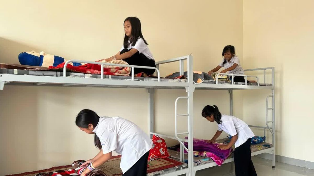 Hơn 300 học sinh của một trường học biên giới bước vào sinh hoạt nội trú - Báo Giáo Dục & Thời Đại