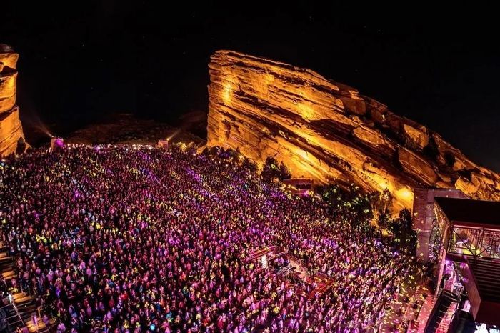 Red Rocks Amphitheatre - Vườn xuân âm nhạc ngoài trời - Báo Sài Gòn ...