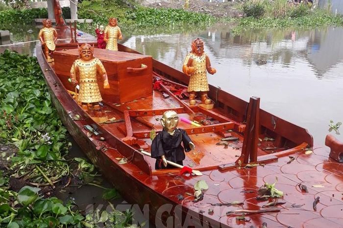 Kiên Giang: Xác minh nguồn gốc thuyền rồng trôi dạt ở U Minh Thượng ...