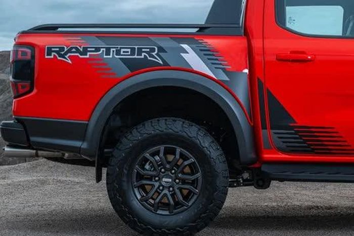 Ford Ranger Raptor V6 2026 ra mắt, giá hơn 1,6 tỷ đồng - Tạp chí Doanh ...