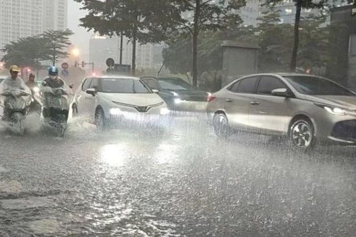 Mưa lớn, dông lốc khiến hơn 400ha lúa và hoa màu bị ngập - Báo Giáo Dục & Thời Đại