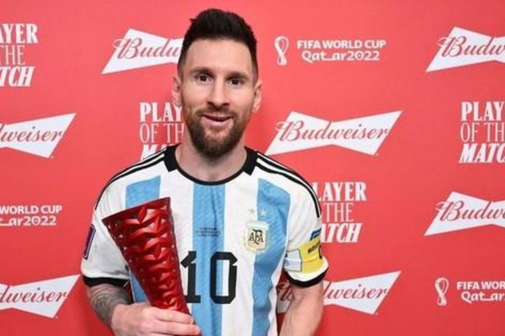 Messi chạm cột mốc lịch sử về số lần đoạt danh hiệu Cầu thủ xuất sắc ...