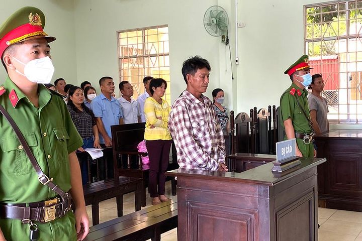 Nhậu say đánh anh rể, bị ném đá 'bể' đầu - Báo An Giang